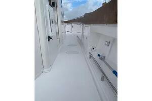 33ft Caymas Yacht For Sale