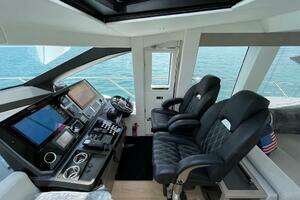 2020 Sunseeker 74 Sport Yacht thumbnail 28