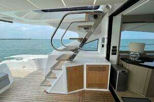 2020 Sunseeker 74 Sport Yacht thumbnail 17