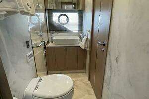 2020 Sunseeker 74 Sport Yacht thumbnail 35