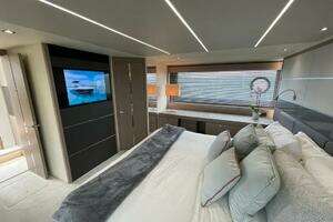 2020 Sunseeker 74 Sport Yacht thumbnail 41