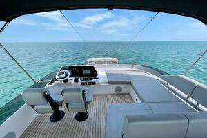 2020 Sunseeker 74 Sport Yacht thumbnail 8