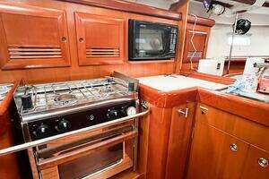 2007 Beneteau 373 thumbnail 33