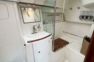 2007 Beneteau 373 thumbnail 35