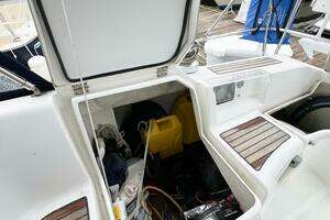 2007 Beneteau 373 thumbnail 42