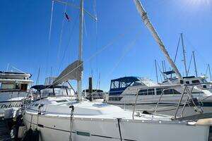 2007 Beneteau 373 thumbnail 8