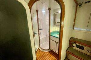 2005 Custom Carolina 40 DeSanti thumbnail 28