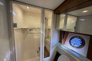 2017 Tiara Yachts 44 Coupe thumbnail 43