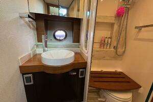 2017 Tiara Yachts 44 Coupe thumbnail 46