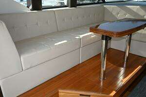 2017 Tiara Yachts 44 Coupe thumbnail 15