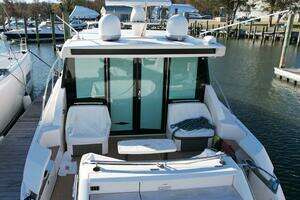 2017 Tiara Yachts 44 Coupe thumbnail 6