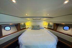 2017 Tiara Yachts 44 Coupe thumbnail 39
