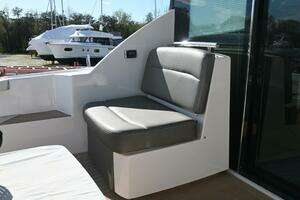 2017 Tiara Yachts 44 Coupe thumbnail 12