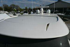 2017 Tiara Yachts 44 Coupe thumbnail 23