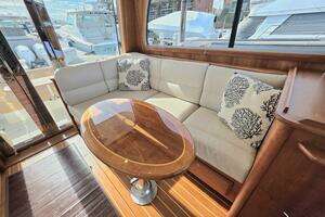 2017 Sabre 42 Salon Express thumbnail 14