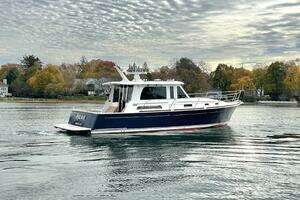 2017 Sabre 42 Salon Express thumbnail 3