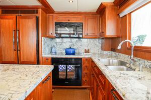 Insignia 86ft Outer Reef Yachts Yacht For Sale