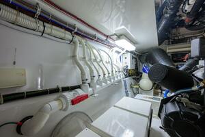 Hatteras 54 SEA NYLE - Engine Room