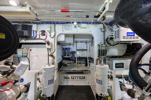 Hatteras 54 SEA NYLE - Engine Room