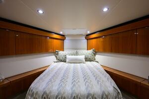 Hatteras 54 SEA NYLE - Bow Stateroom