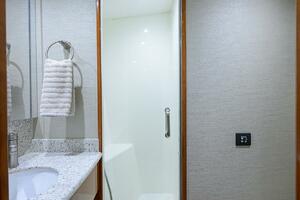 Hatteras 54 SEA NYLE - Master Ensuite Head