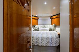 Hatteras 54 SEA NYLE - Bow Stateroom