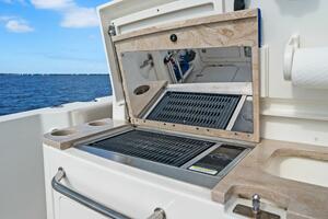 2019 Boston Whaler 380 Outrage 'Lima Kilo' - Wet Bar
