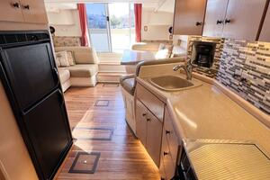 LOVIN  LIFE 35ft Carver Yacht For Sale