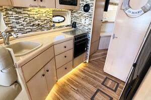 LOVIN  LIFE 35ft Carver Yacht For Sale