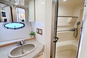 LOVIN  LIFE 35ft Carver Yacht For Sale