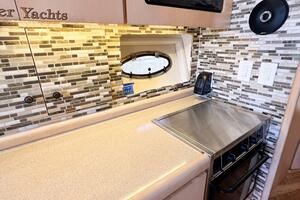 LOVIN  LIFE 35ft Carver Yacht For Sale