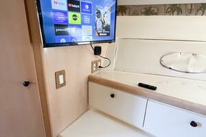 LOVIN  LIFE 35ft Carver Yacht For Sale