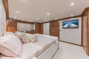 2018 Hargrave Raised Pilothouse thumbnail 28