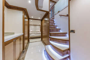 2018 Hargrave Raised Pilothouse thumbnail 22