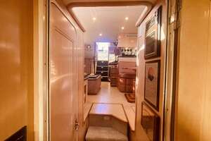 1997 CARVER YACHTS 500 COCKPIT MY thumbnail 14