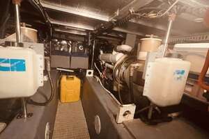 1997 CARVER YACHTS 500 COCKPIT MY thumbnail 76