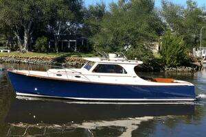 2001 Hinckley 36 Picnic Boat EP thumbnail 1