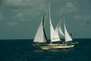 Lady Bella 45ft Hardin Yacht For Sale