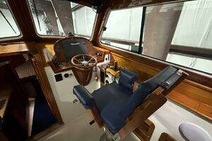 2004 Hinckley 36 Picnic Boat EP thumbnail 6