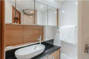2012 Sunseeker Portofino 48 thumbnail 22