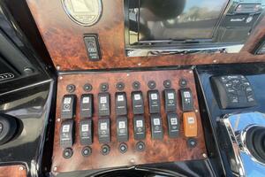 31ft Rinker Yacht For Sale