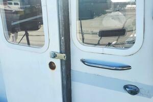 MS  CC 30ft Willard Yacht For Sale