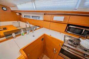 2016 Jeanneau 439 thumbnail 35