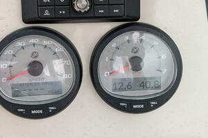 Demo Pay 24ft Boston Whaler Yacht For Sale