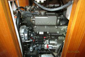 38' Beneteau auxiliary access2