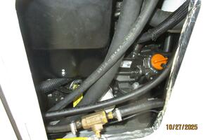 38' Beneteau auxiliary access4