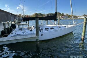 38' Beneteau starboard profile