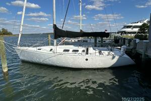 38' Beneteau port profile