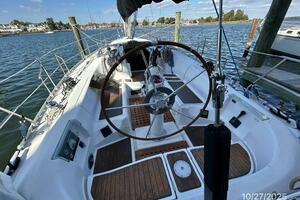38' Beneteau cockpit forward