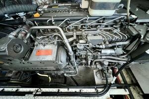 27 Partner Ship 2003 Cruisers 3772 Engine Room 9 Medium